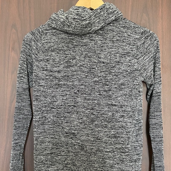 Forever 21 Active Turtle Neck Tee - Picture 11 of 12